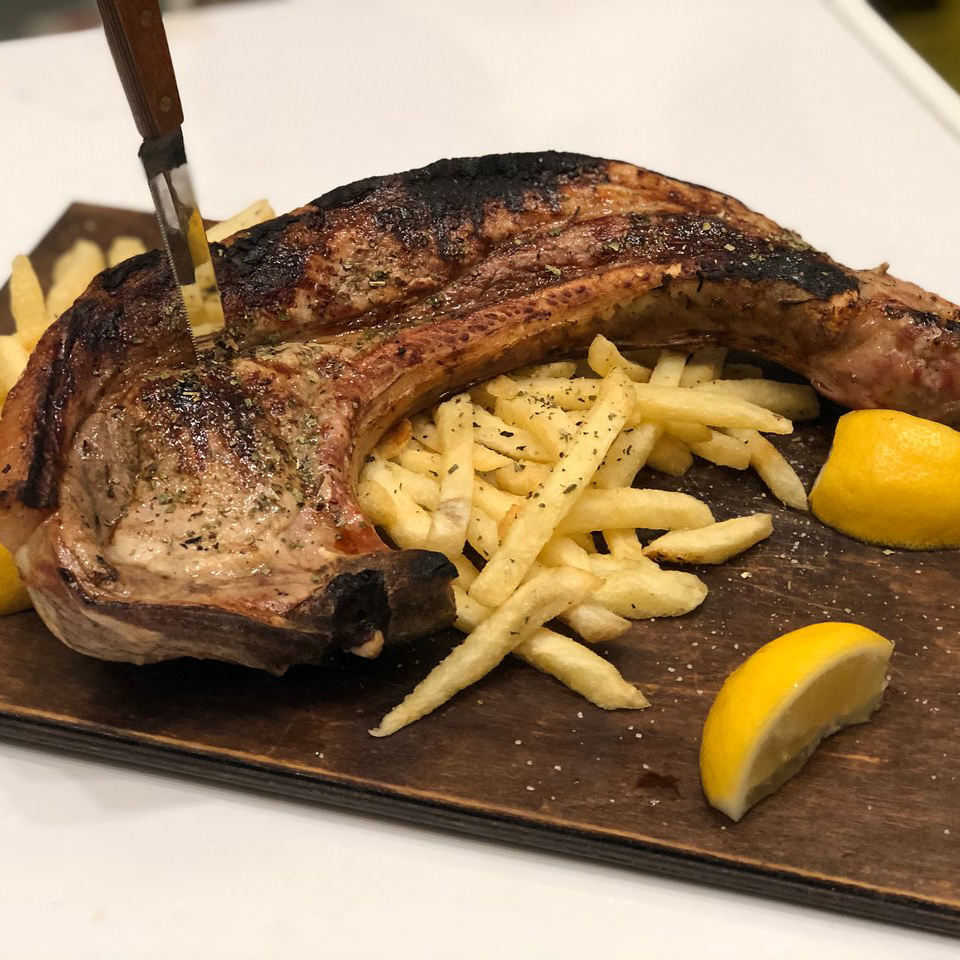 Tomahawk steak